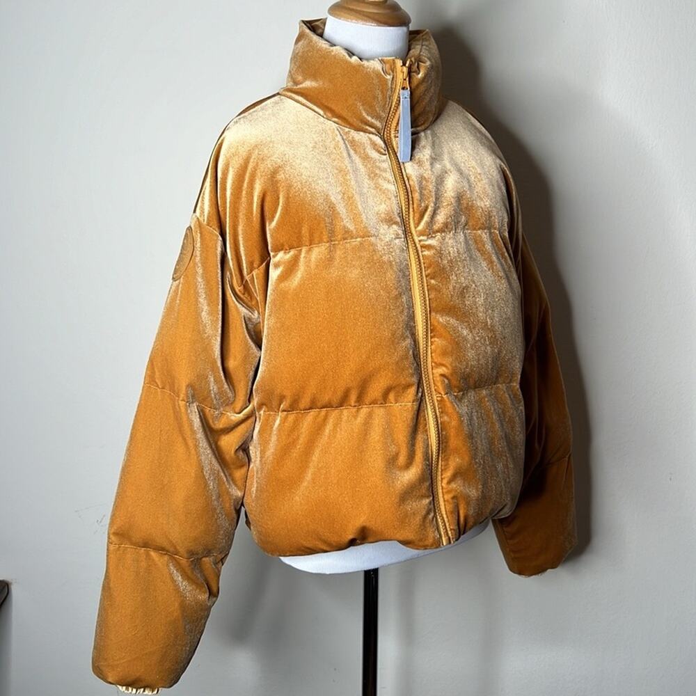 Fabletics Light Honey Wonder Velour Cropped Puffe… - image 3